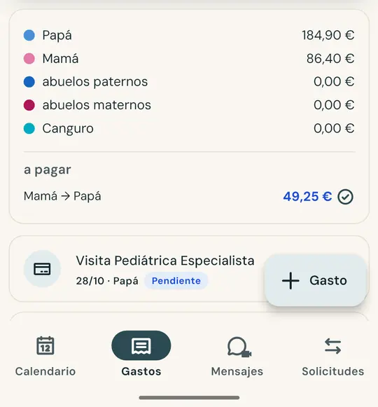 Los gastos de los hijos, repartidos — Haz una foto del ticket y el importe y la fecha se rellenan solos. Reparte al 50 % o con la proporción acordada: el saldo siempre está al día.